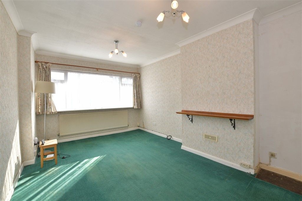 Property photo 1 of 9 Lounge/Dining Room