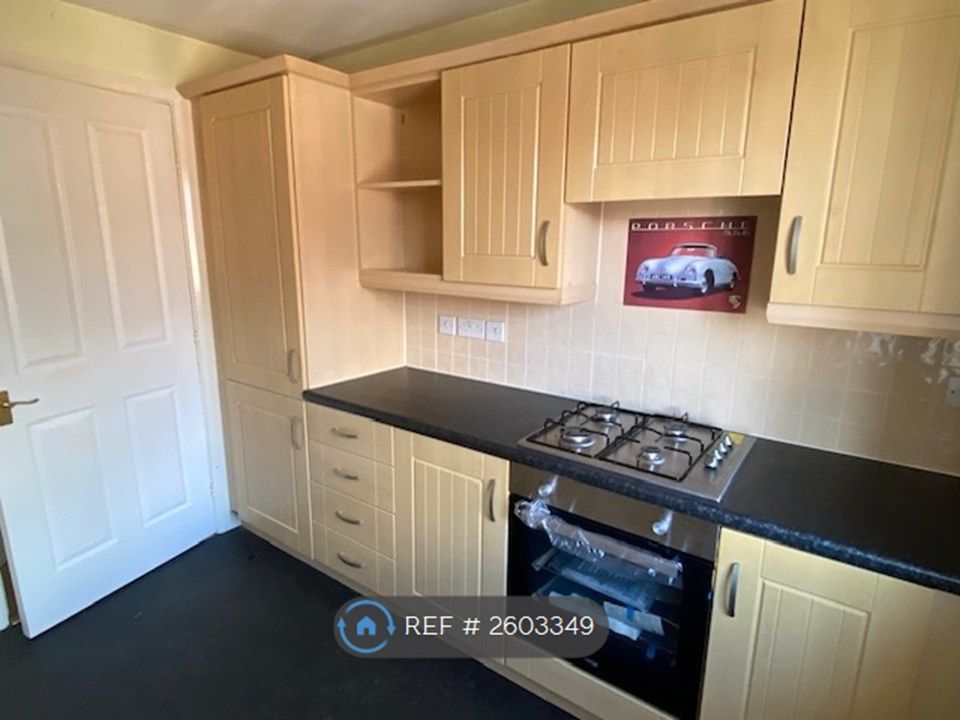 Property photo 3 of 9 Kitchen