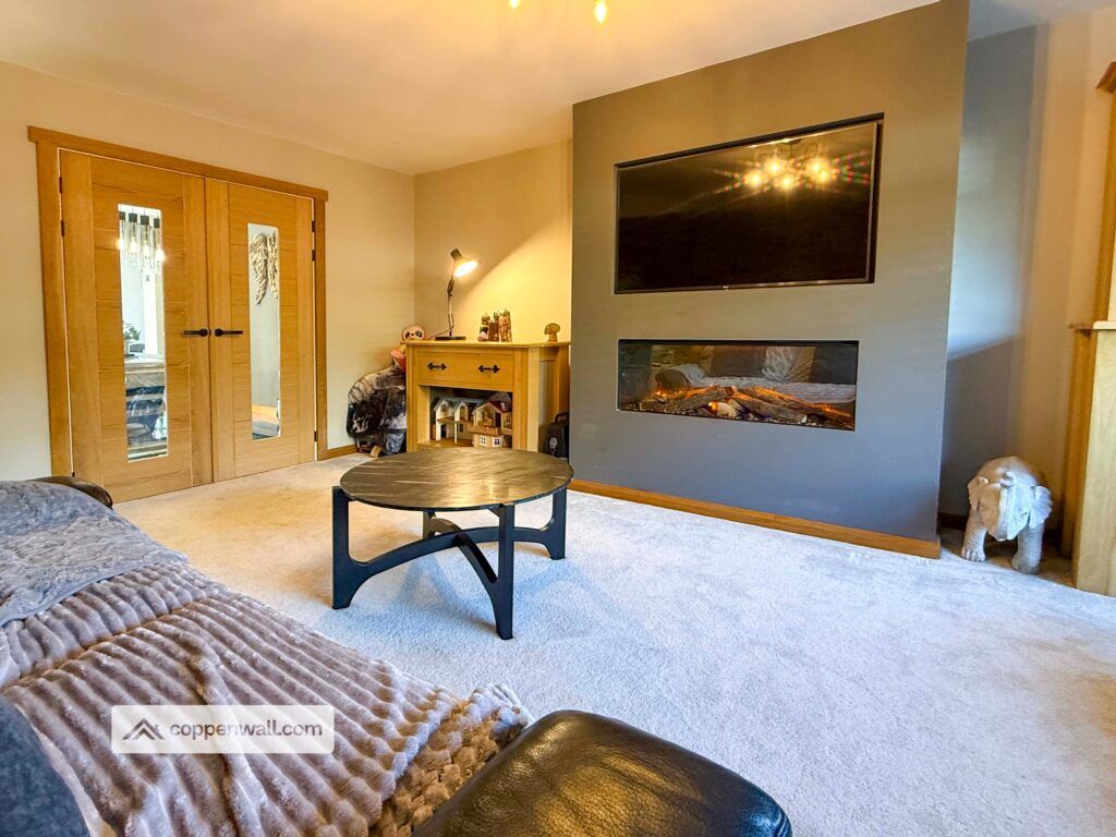 Property photo 2 of 31