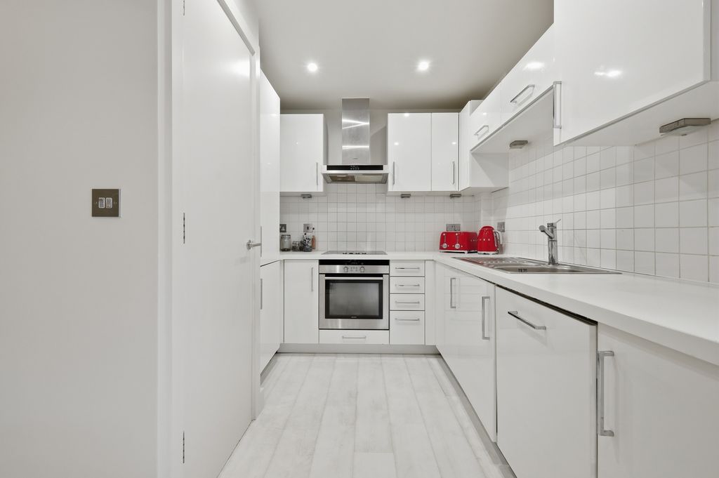 Property photo 3 of 16 Photo 4