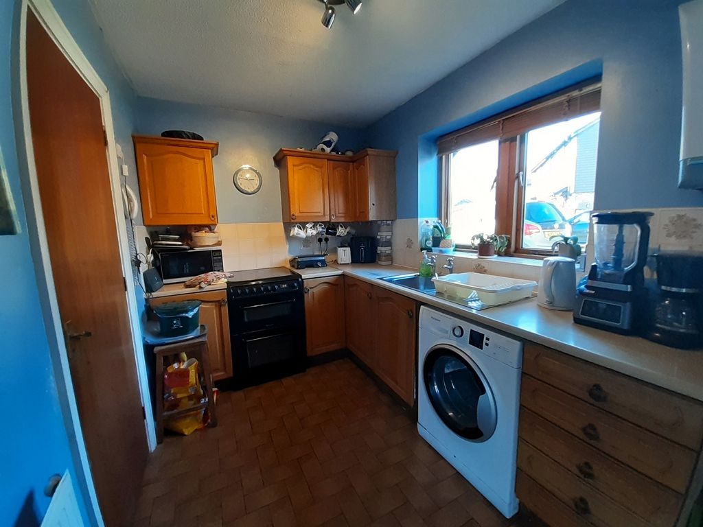 Property photo 2 of 17 Kitchen