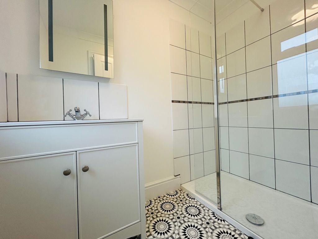 Property photo 3 of 19 Image