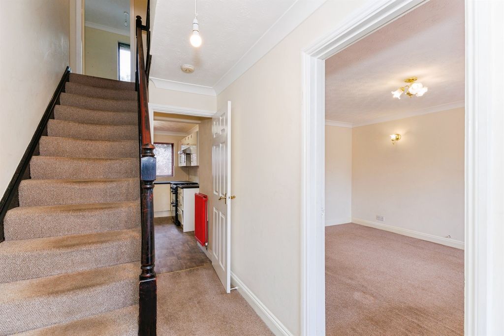 Property photo 2 of 19