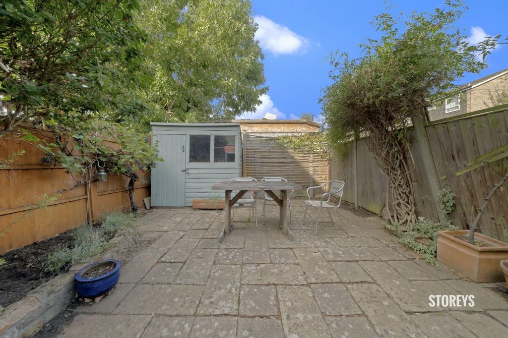 Property photo 2 of 18
