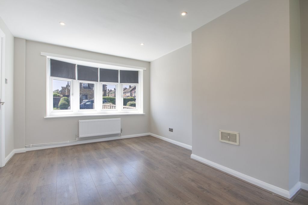 Property photo 2 of 12 Gallery