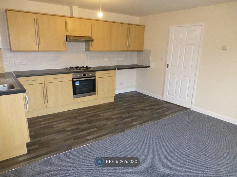 Property photo 3 of 9 Kitchen / Lounge 2