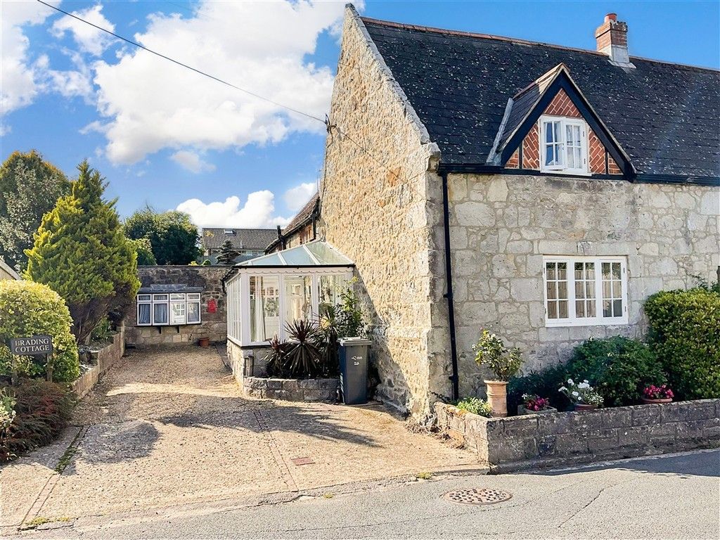 Property photo 2 of 14 Front Aspect