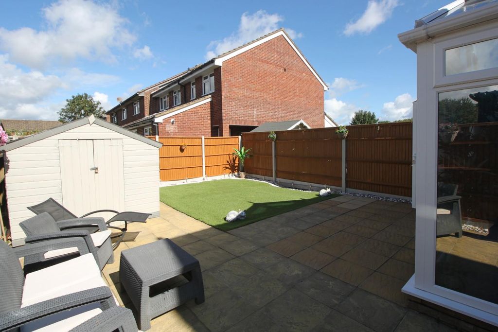 Property photo 2 of 11 Garden 2.Jpg