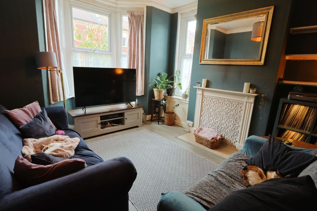 Property photo 2 of 13