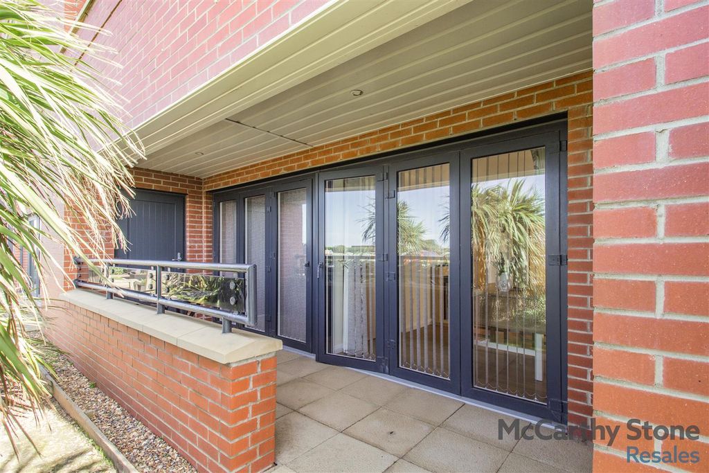 Property photo 1 of 24 8686465-Exterior01.Jpg