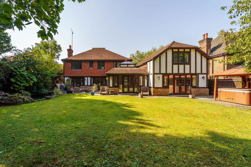 Property photo 1 of 21