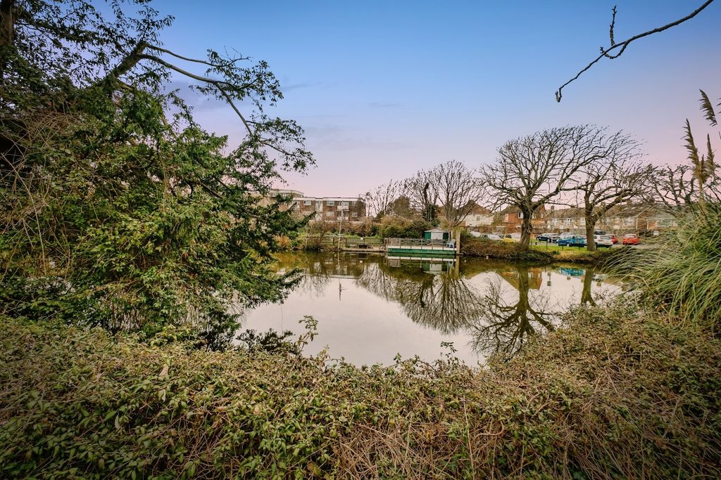 Property photo 3 of 21 Pbox-Img.Jpg