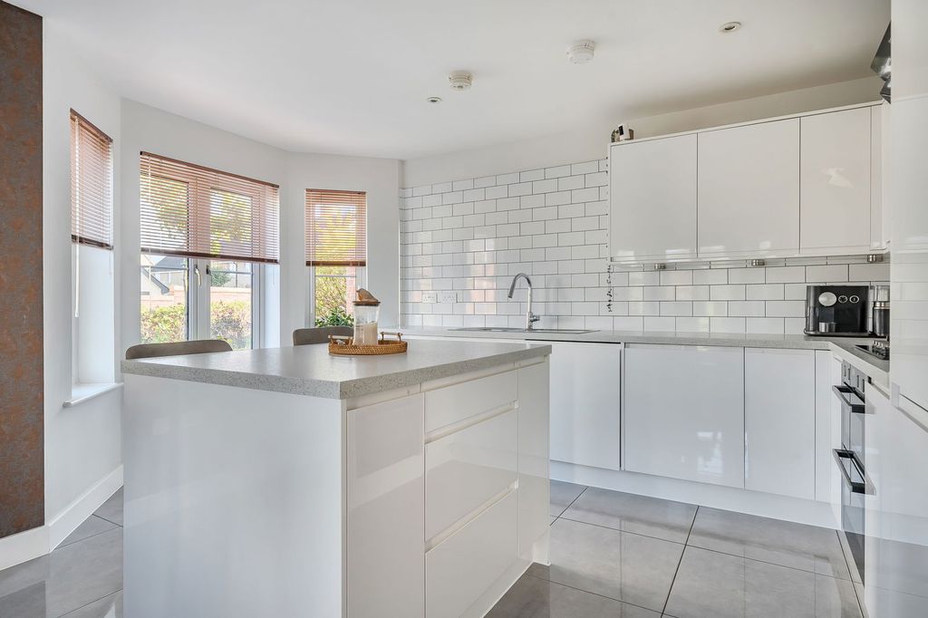 Property photo 3 of 26