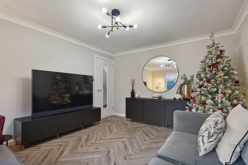 Property photo 3 of 21