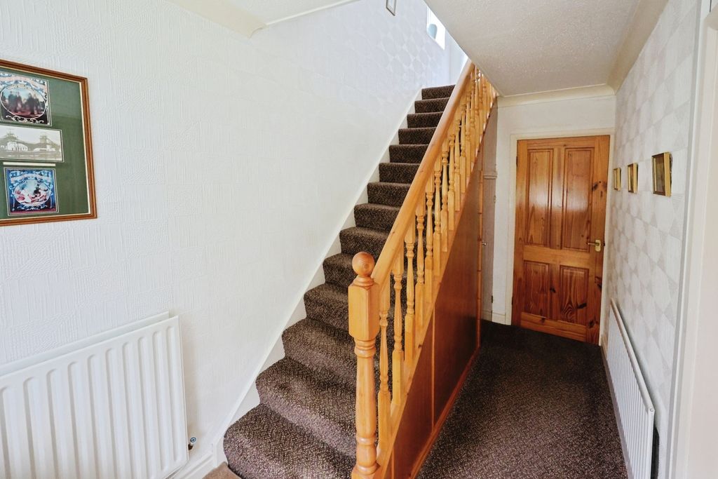 Property photo 2 of 12 Pbox-Img.Jpg