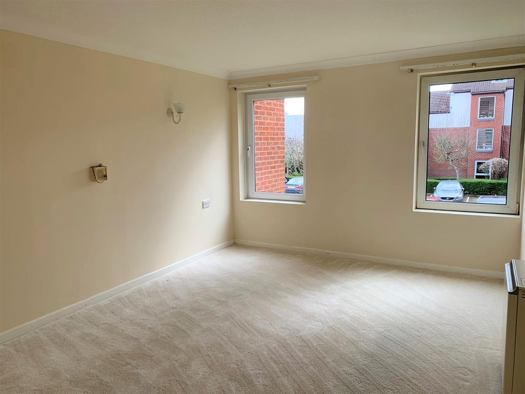 Property photo 2 of 13 Bedroom