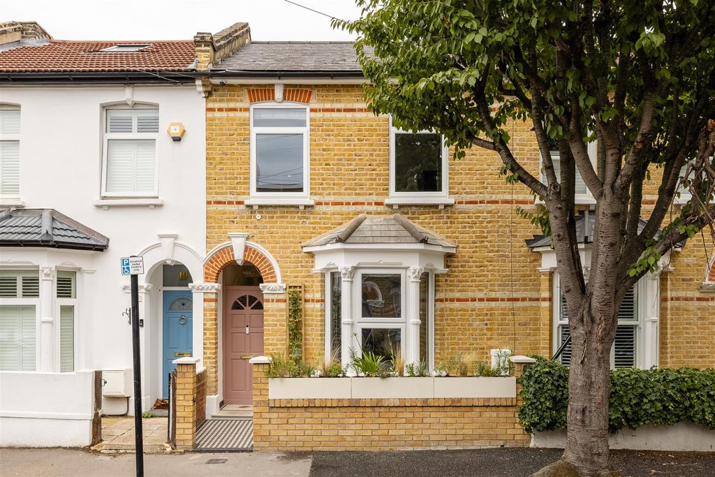 Property photo 1 of 51 Elsham Road, E11
