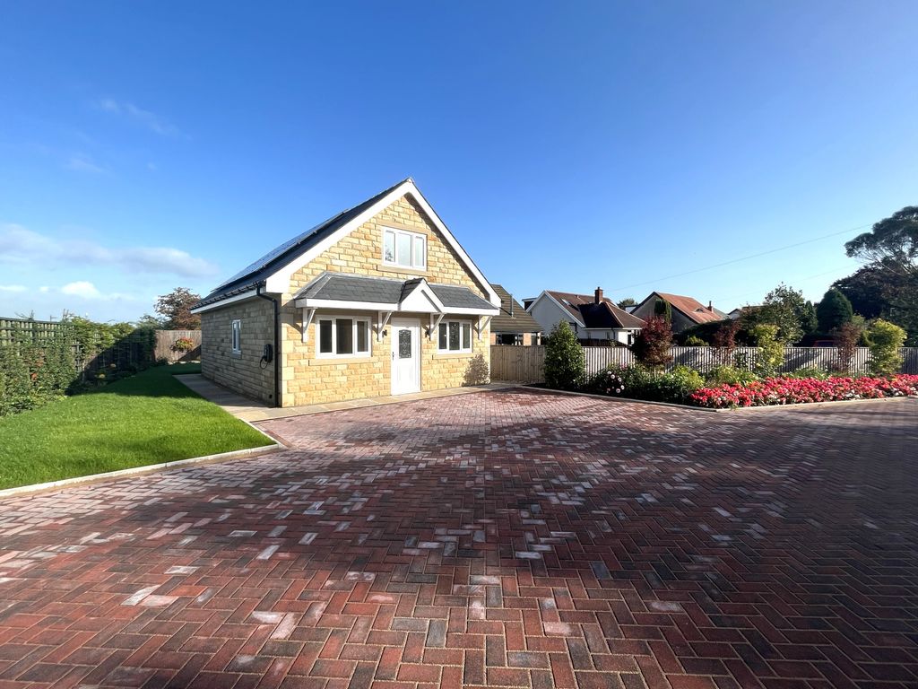 Property photo 2 of 26