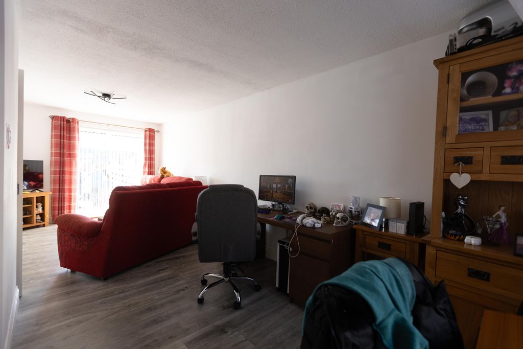 Property photo 3 of 31