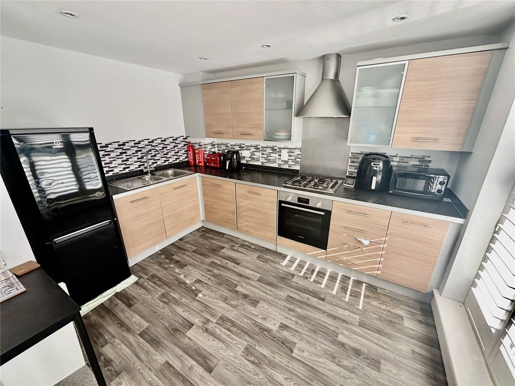 Property photo 2 of 15 Picture No. 02