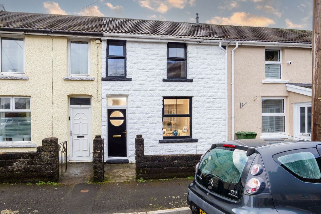 Property photo 2 of 30