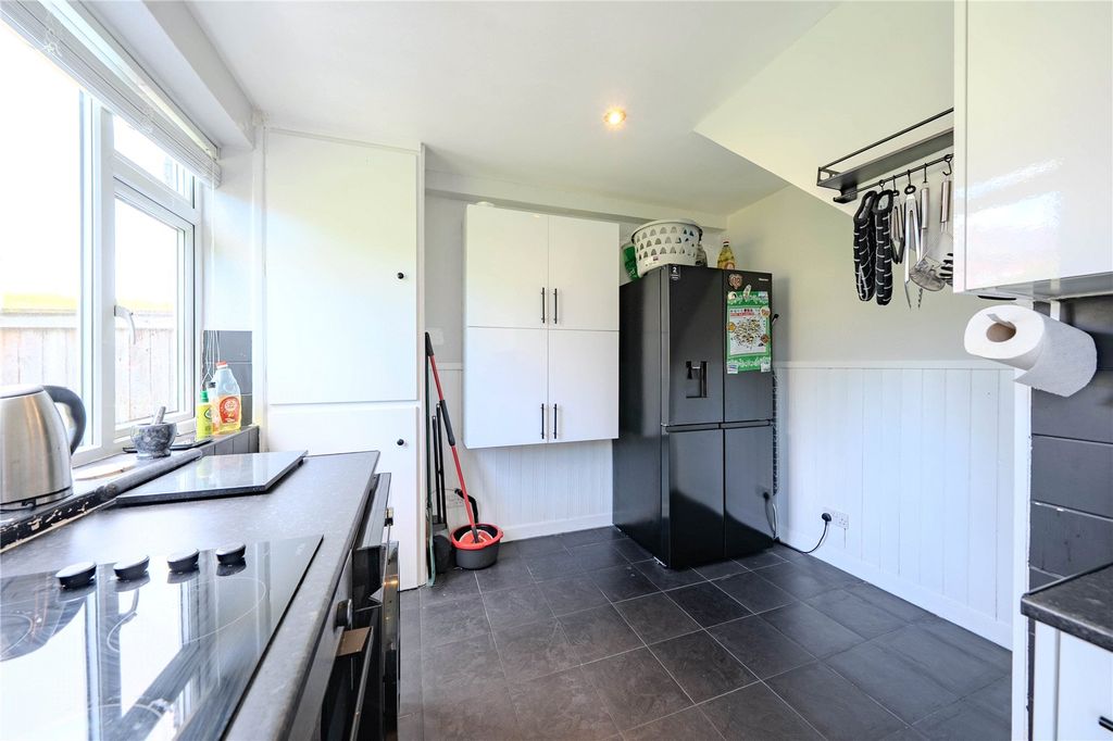 Property photo 3 of 13 Kitchen