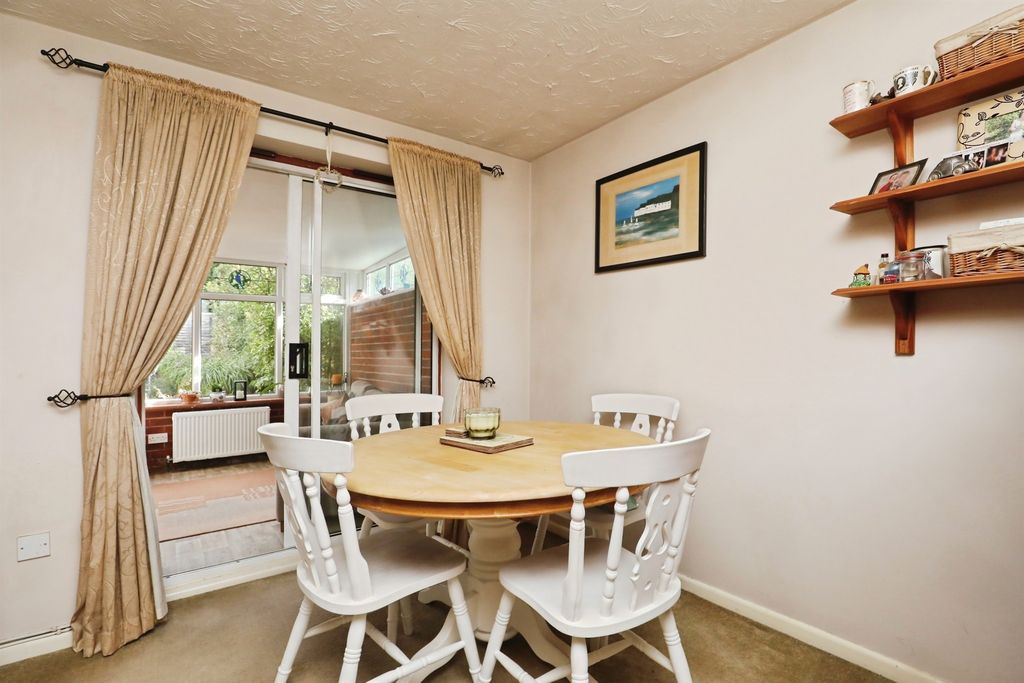 Property photo 3 of 17