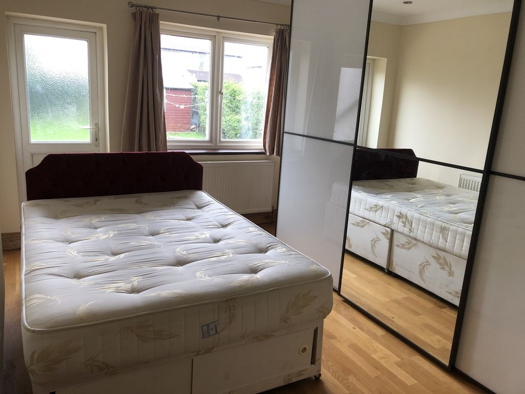 Property photo 1 of 3 Newly Decorated One Bedroom Ground Floor Flat With All Bills Inclusive In Wembley Park
