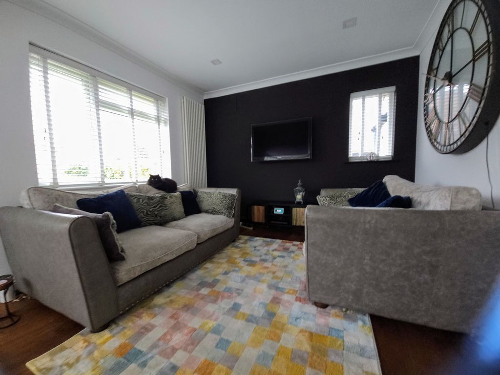 Property photo 3 of 18 Living Area