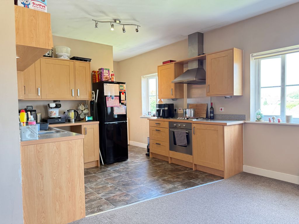 Property photo 3 of 14 Kitchen