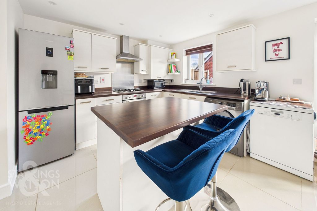 Property photo 3 of 19