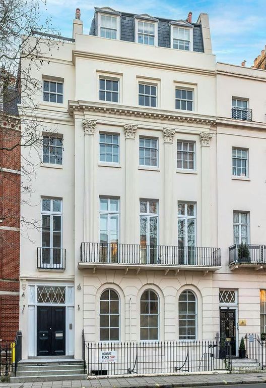 Property photo 1 of 9 1 Hobart Place Sw1 Brochure (5)_Page_01_Image_0002.Jpg