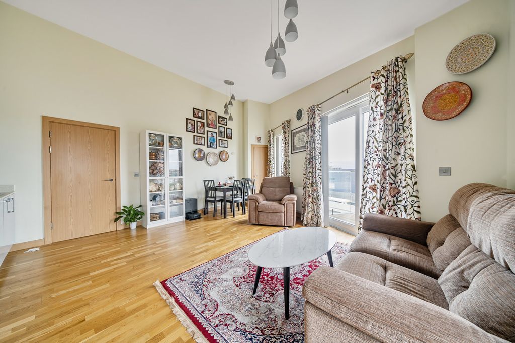Property photo 2 of 16 Reception Room