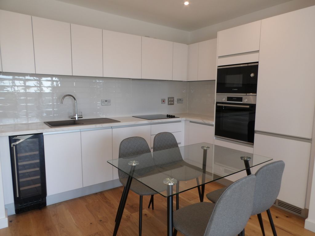 Property photo 2 of 6 Kitchen
