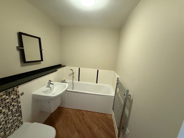 Property photo 3 of 7 Bathroom