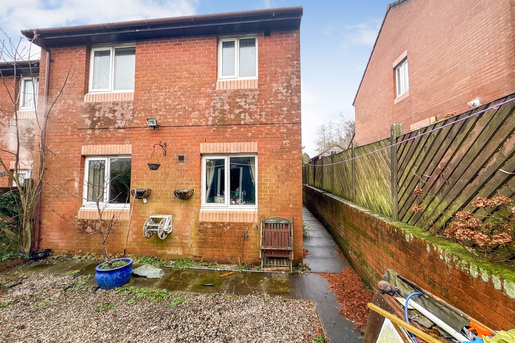 Property photo 3 of 3 4 Kempton Rise, Blackburn, Lancashire, Bb1 1Rt