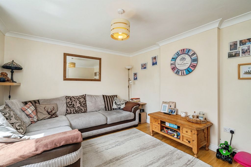 Property photo 3 of 17