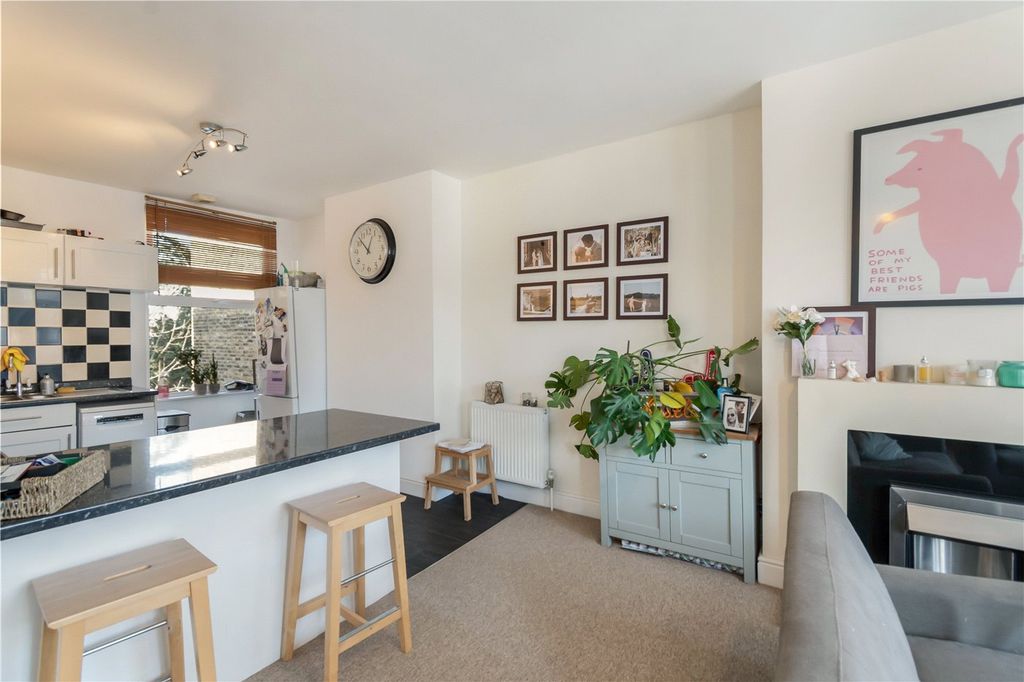 Property photo 1 of 11 Kitchen