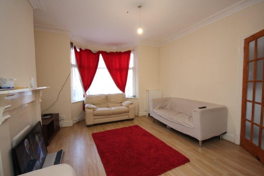 Property photo 2 of 9 Lounge.Jpg