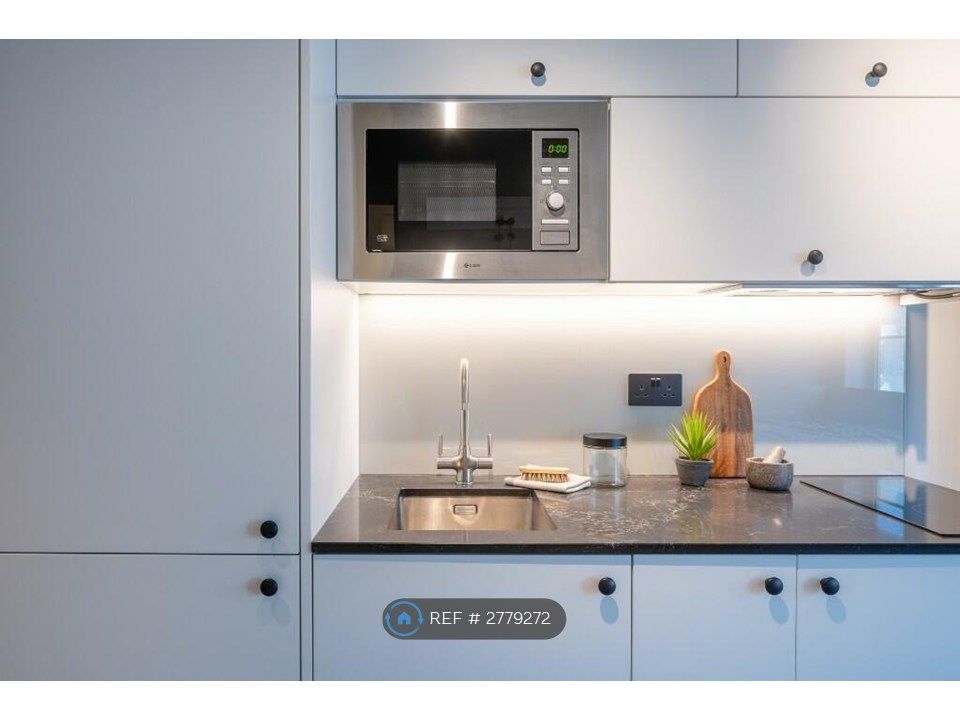 Property photo 3 of 16 Studio Kitchenette