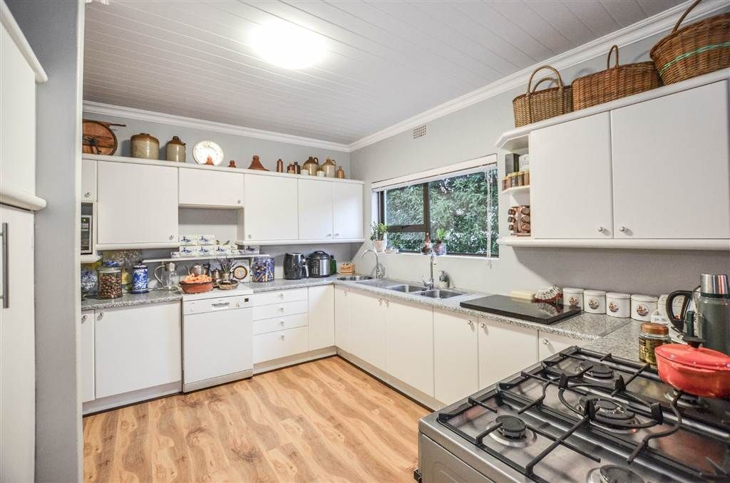 Property photo 2 of 27