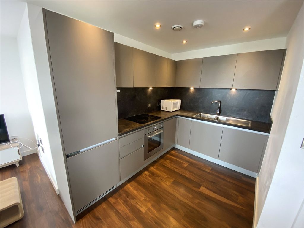 Property photo 3 of 14 Kitchen