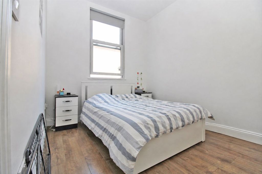 Property photo 2 of 3