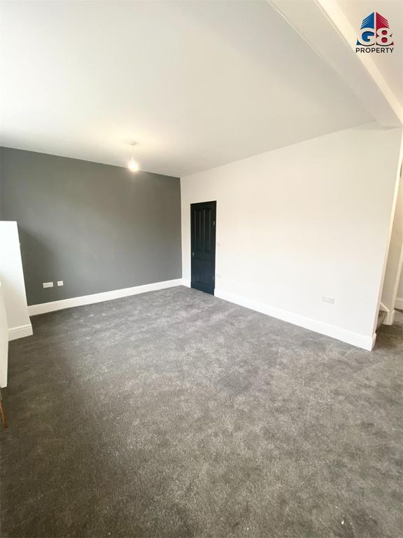 Property photo 3 of 12 Gallery