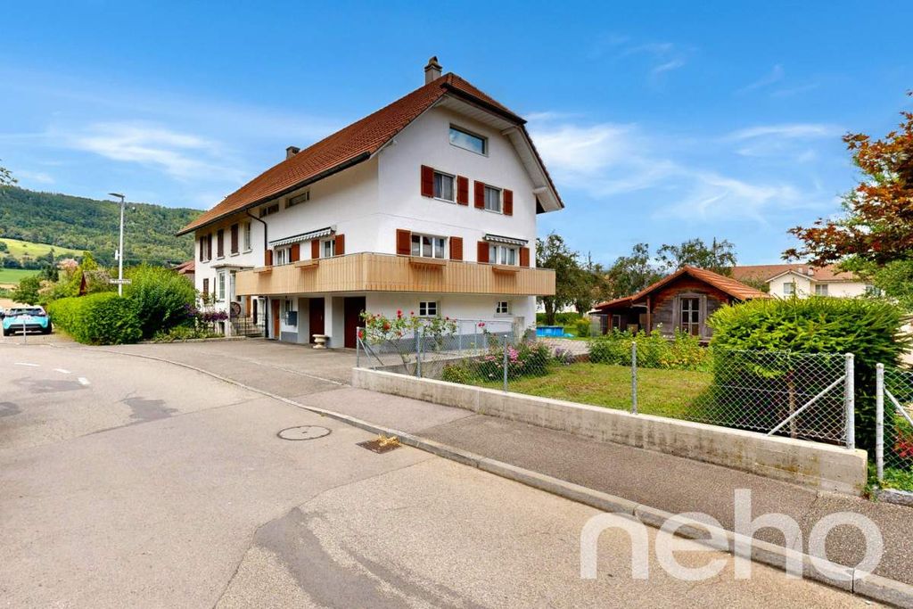 Property photo 2 of 13