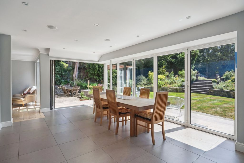 Property photo 2 of 20 Picture No. 12