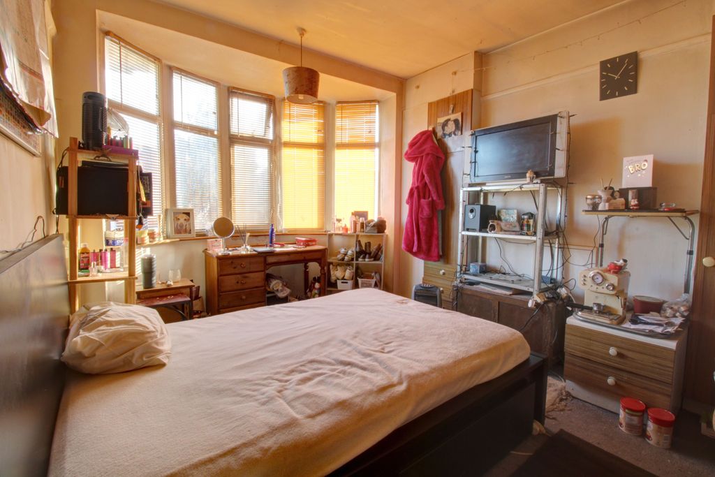 Property photo 3 of 4 Bedroom 1