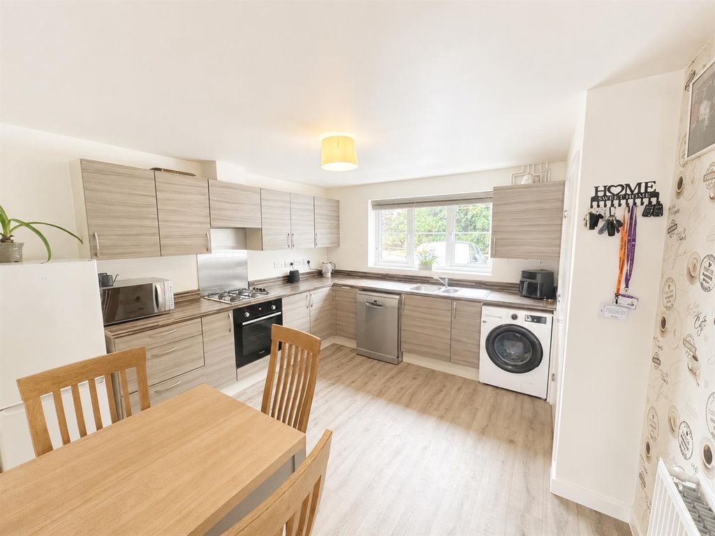 Property photo 3 of 22 Kitchen 2.Png