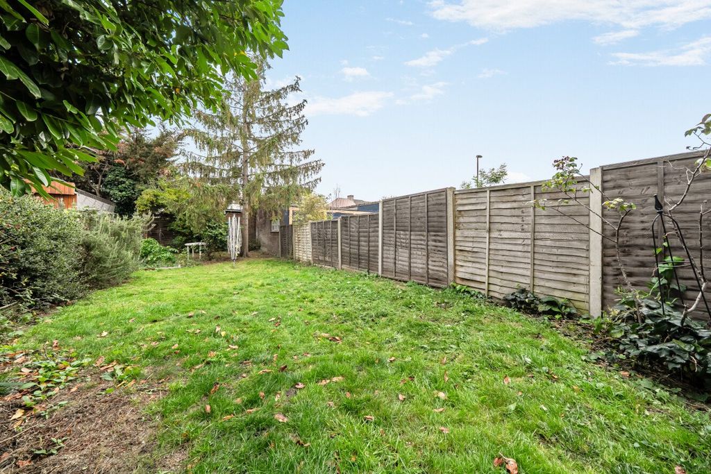 Property photo 2 of 17 Picture No. 15