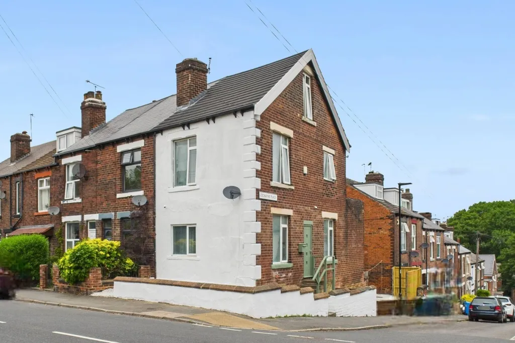 House in Sheffield, Meersbrook Bank, Meersbrook - View 3
